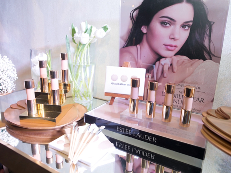 Estée Lauder Luncurkan Foundation Berbentuk Stick!