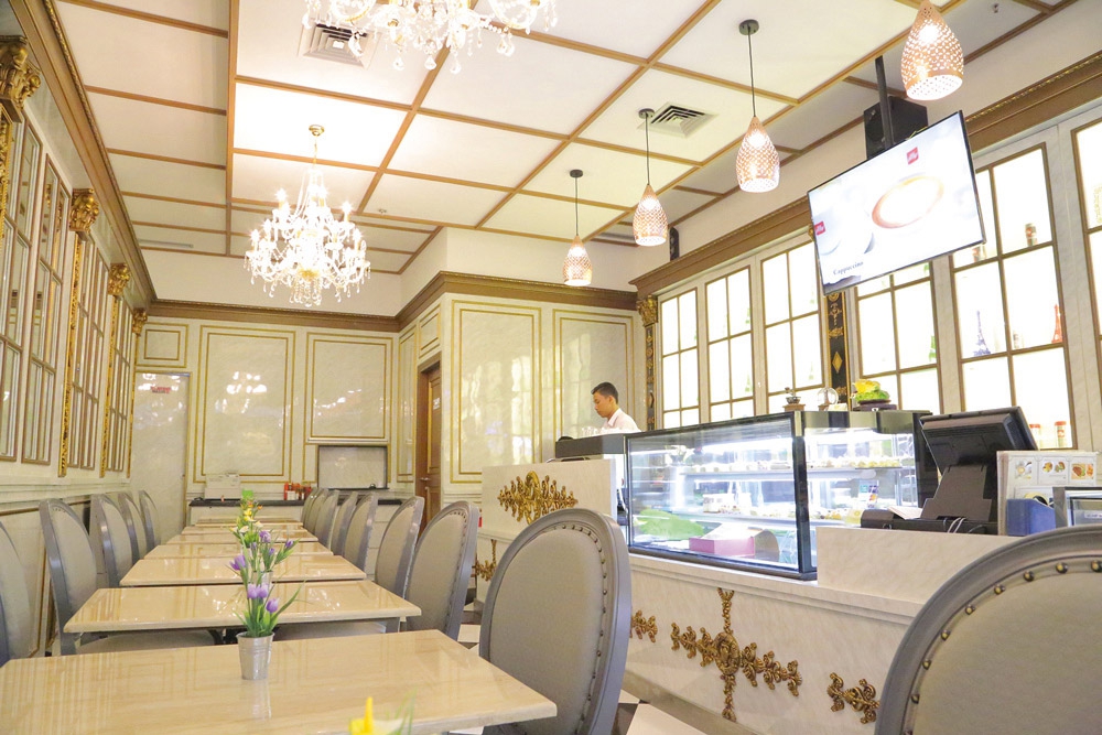 Dessert Lezat  di Revel Cafe