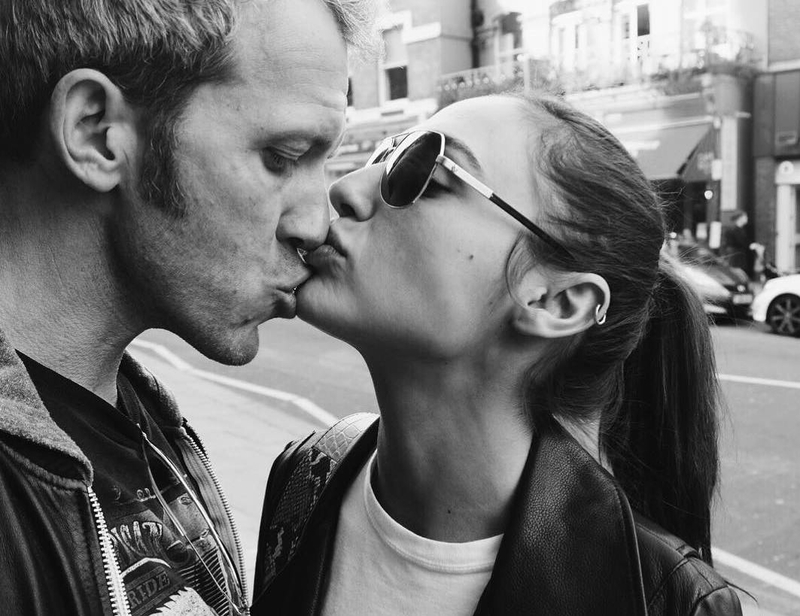 Ini Kisah Cinta Gal Gadot yang Sebenarnya
