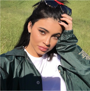 T-Rex Hands, Tren Selfie Terbaru Instagram