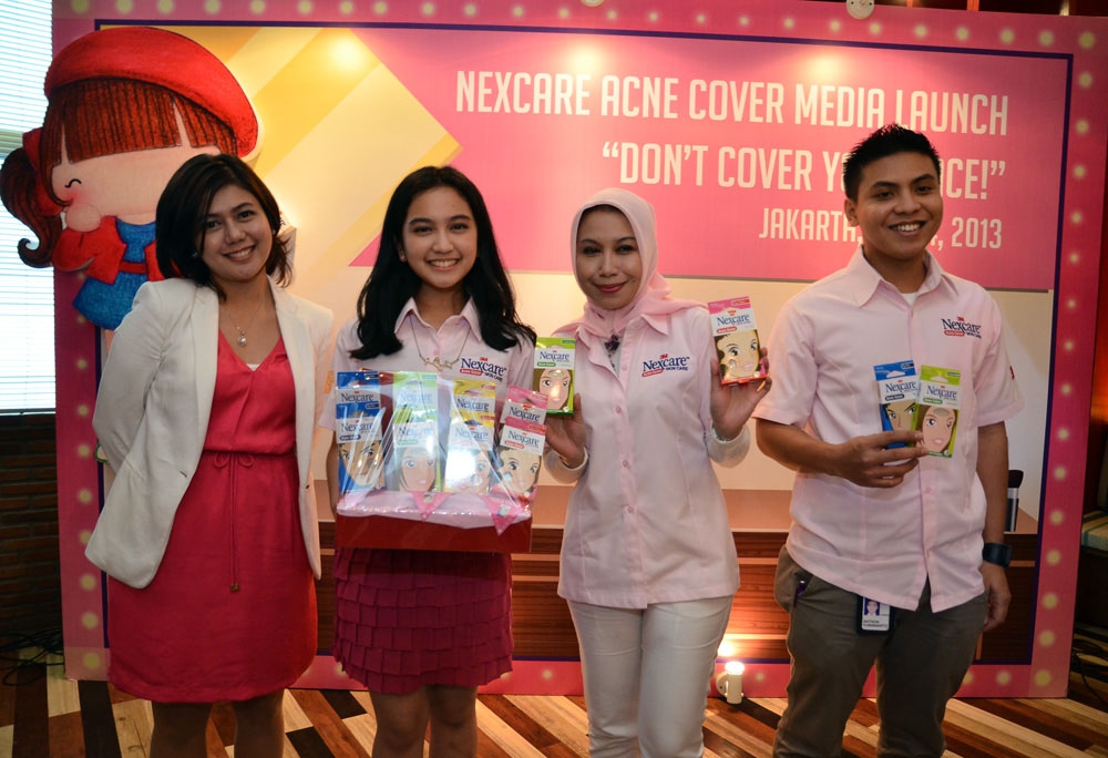 Tutup dan Atasi Jerawat