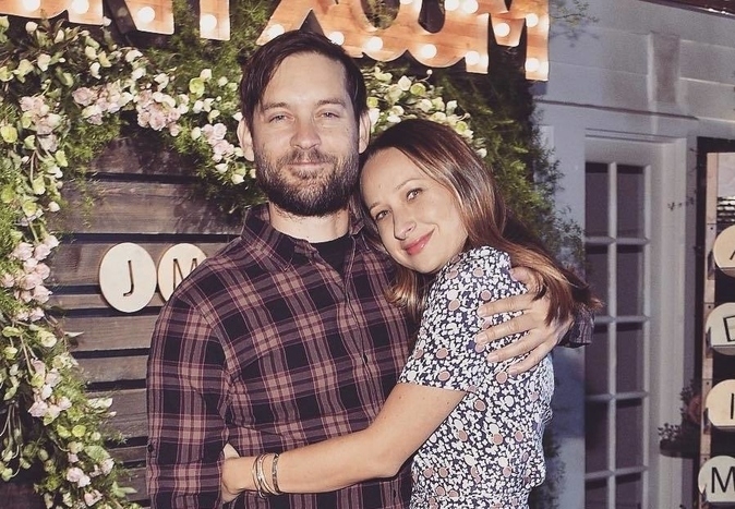9 Tahun Menikah, Tobey Maguire dan Jennifer Meyer Cerai