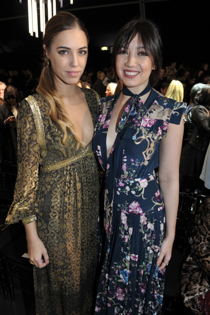 Daisy Lowe dan Amber Le Bon