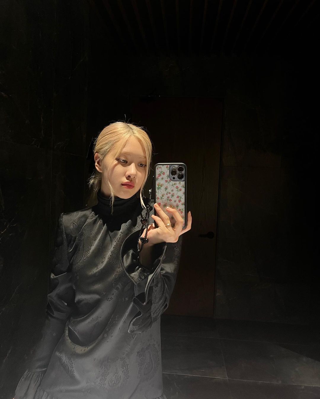 Rose BLACKPINK Potong Rambut Pendek, Pertama Kali dalam Karirnya