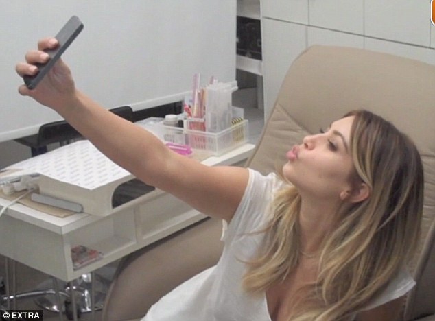 Tip Selfie ala Kim Kardashian