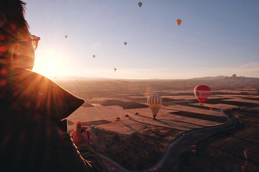 Tips Traveling & Berburu Tiket Murah dari Kenny Santana