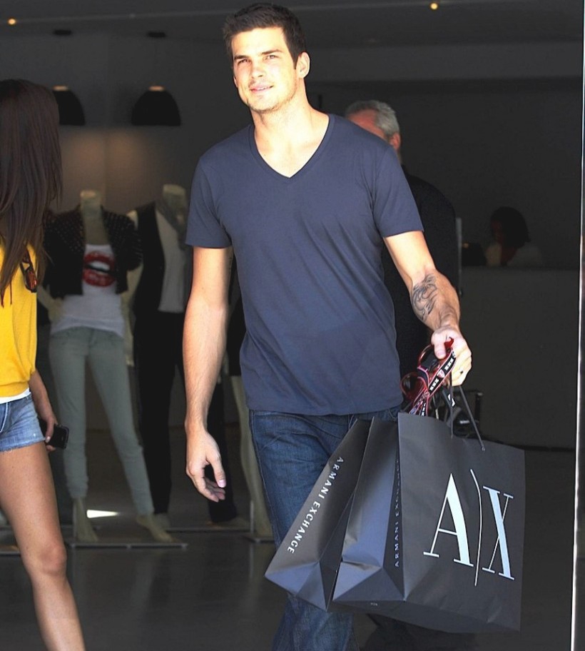 Pria Juga Bisa Jadi Shopaholic