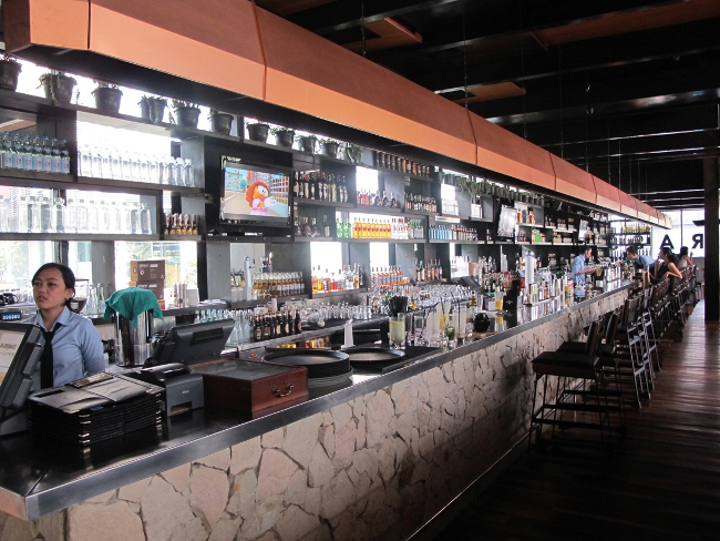 Makan Ribs  Sampai Puas  di Bluegrass