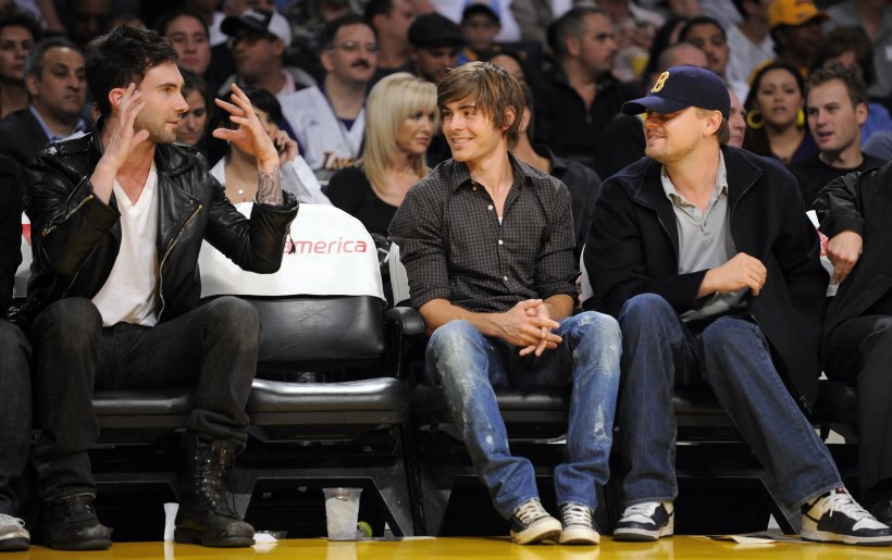 5 Hal Yang Si Dia Ceritakan Pada Temannya Tentang... Anda!