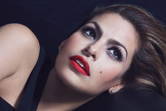 Eva Mendes dan Lini Makeup Terbarunya!