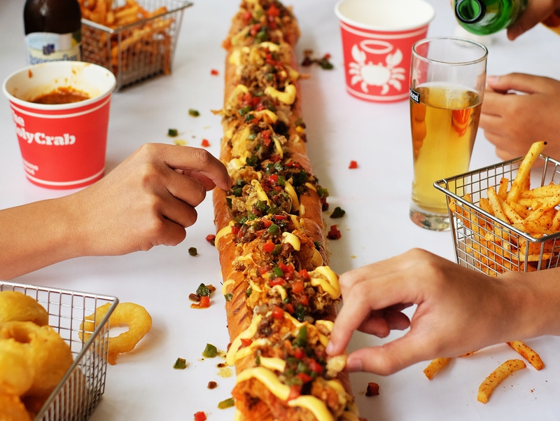 Berani Coba Monster Seafood Roll dari The Holy Crab?