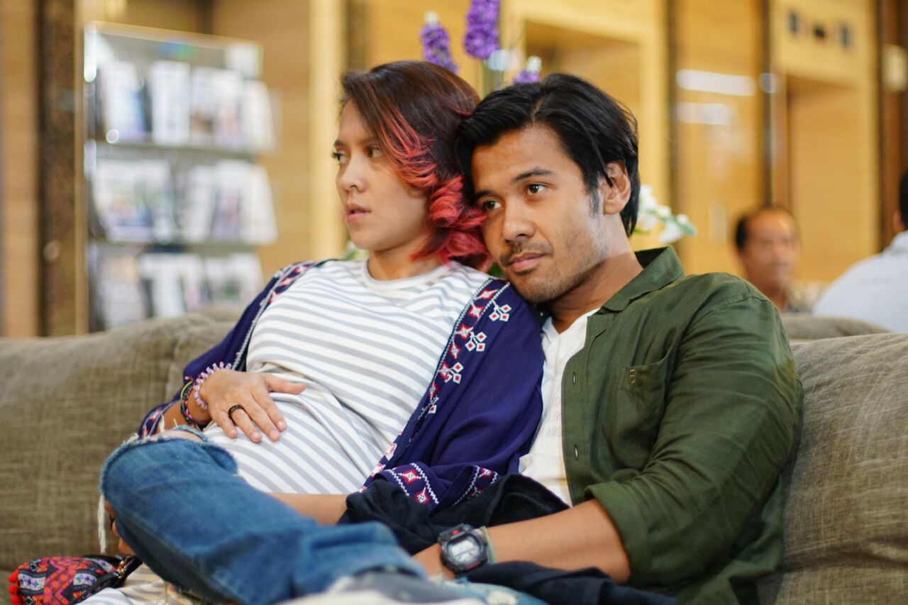 Chicco Jerikho dan Lala Karmela Sambut Anak Pertama