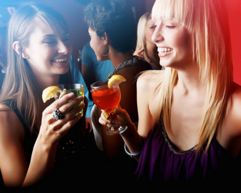 Jadi Tuan Rumah Pesta? Jangan Abaikan 4 Hal Ini!