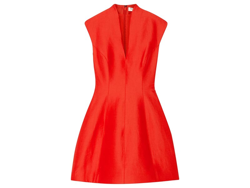 Gaun Pencuri Perhatian