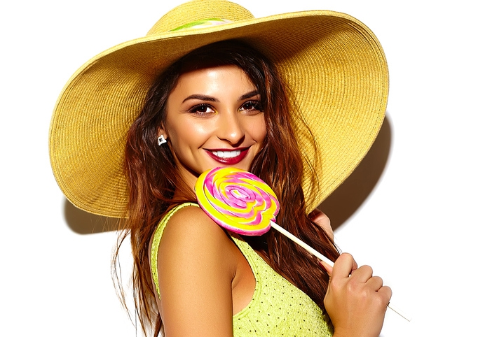 Efek Buruk Cemilan Manis untuk Kulit Wajah