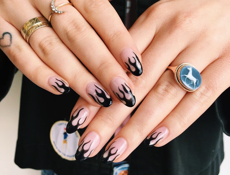 8 Inspirasi Nail Art Kreatif untuk Mood Anda