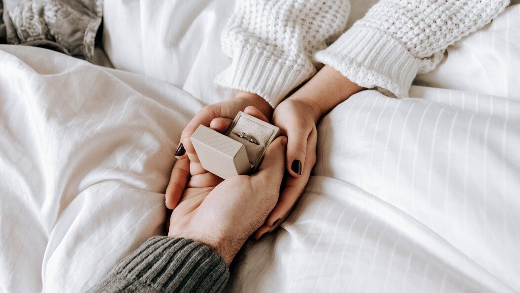 5 Arti Love Language ‘Receiving Gifts’ bagi Pasangan