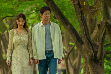 Ini 5 Pelajaran Hidup dari Film 'Love and Leashes'
