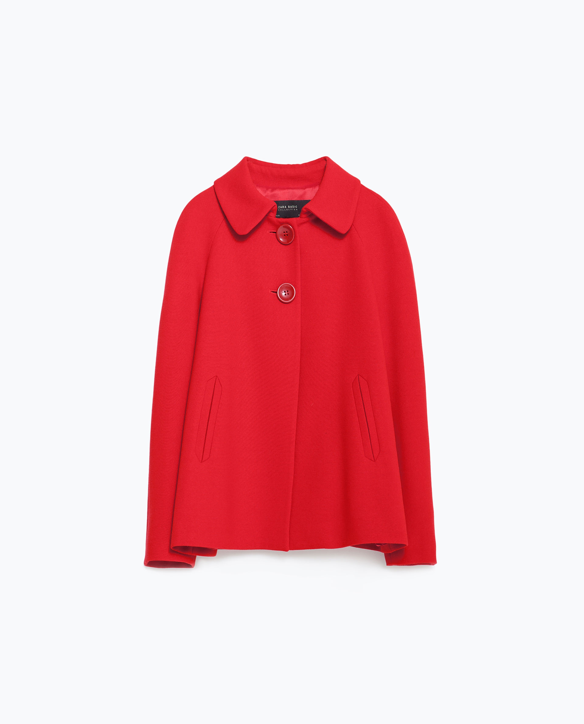 Beraksi Dengan Blazer Merah