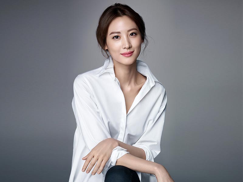 Wajah Asia Pertama untuk Bobbi Brown	