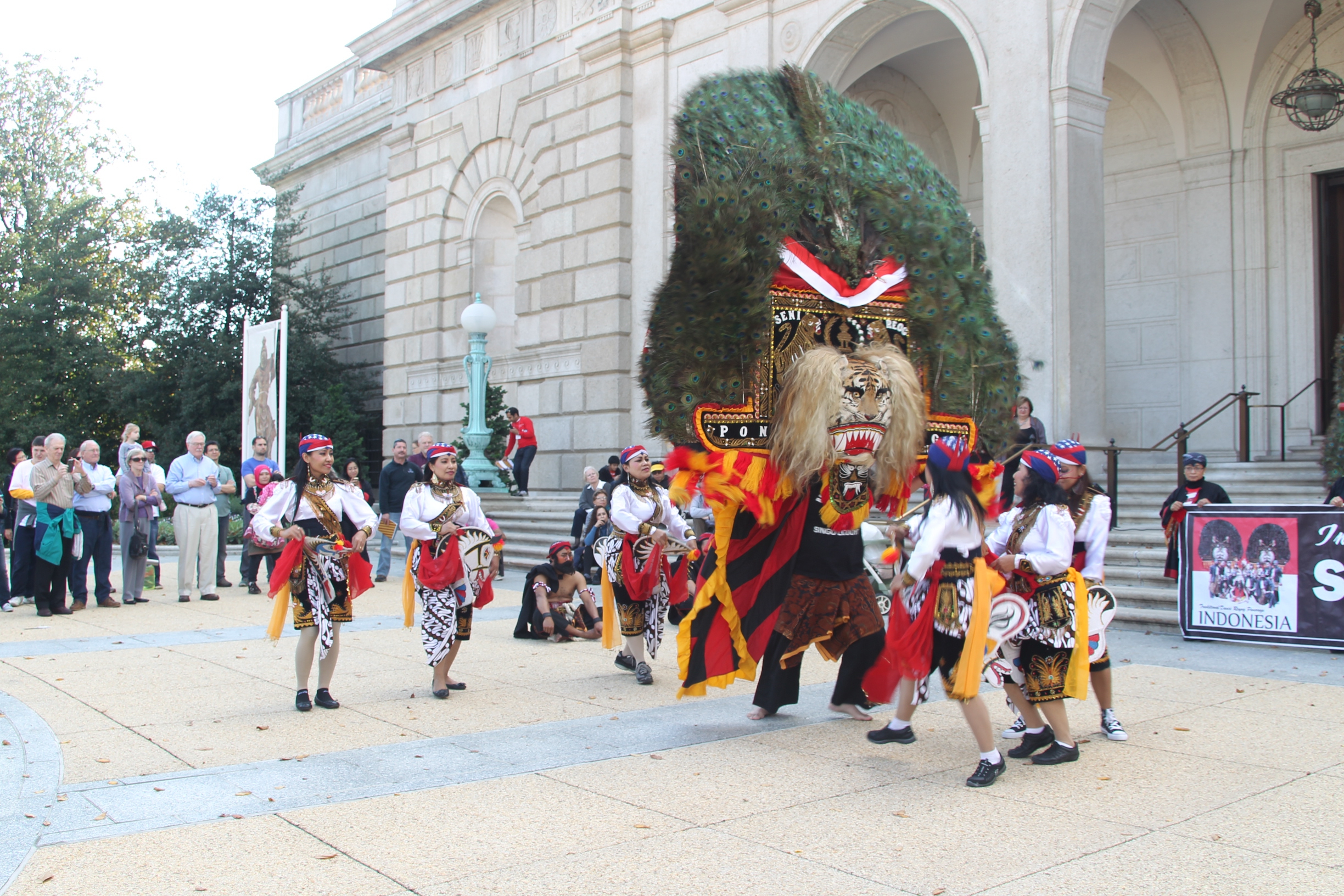Perkenalkan Warisan Budaya Kepada Dunia