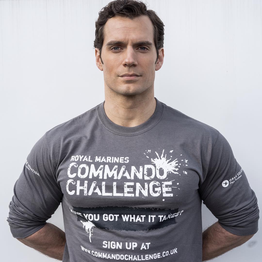 Keisengan Henry Cavill di Comic-Con 2016