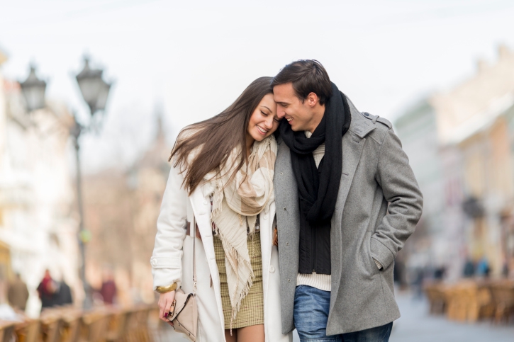 Intip Tanda-Tanda Anda Sedang Jatuh Cinta