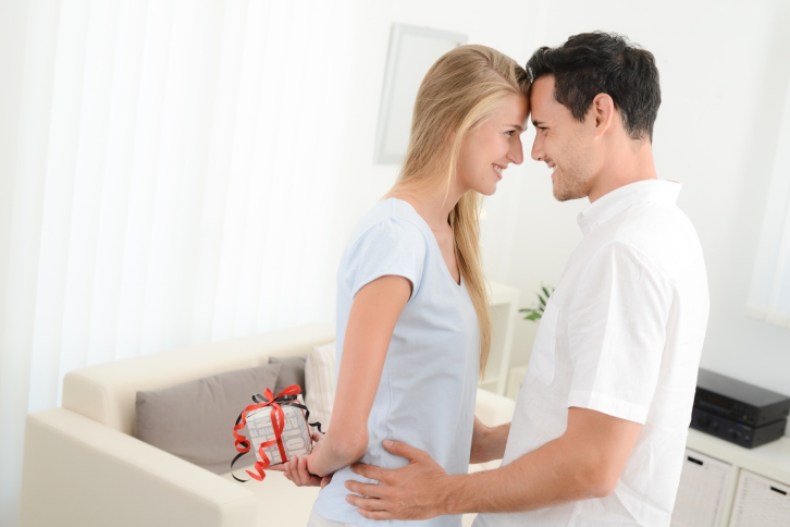 Tip Memberikan Hadiah Pertama untuk Si Dia
