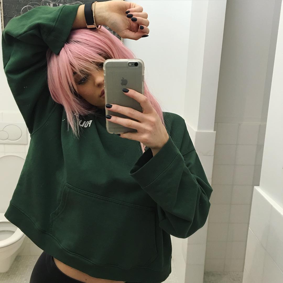 Koleksi Cat Kuku Pertama dari Kylie Jenner!