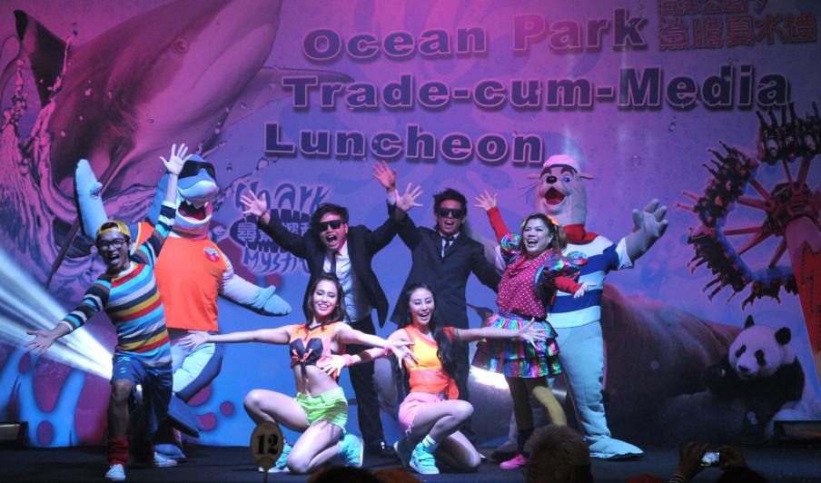Wahana Hiu Baru di Ocean Park Hong Kong