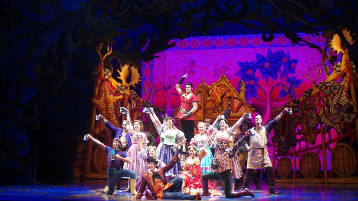 Menikmati Pertunjukan Broadway Pertama di Indonesia  Lewat Beauty and the Beast