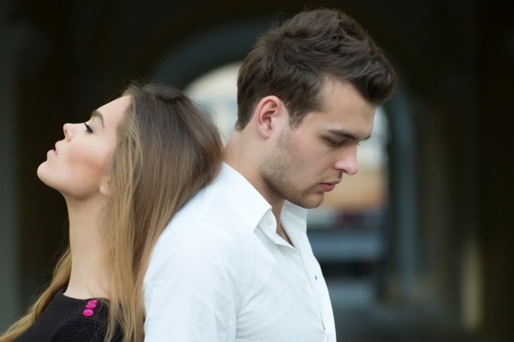 Coba Cek, Apakah Si Dia Protektif, atau Posesif?