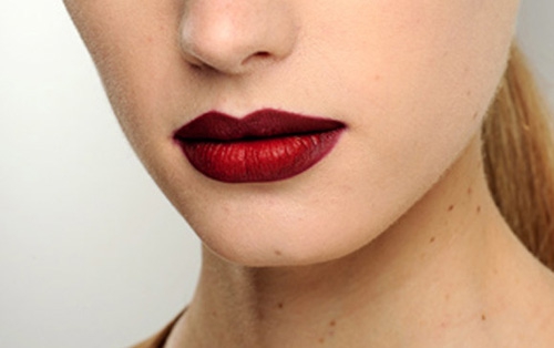 Beauty Q&A: Bagaimana Cara Mendapatkan Bibir Sehalus Beludru