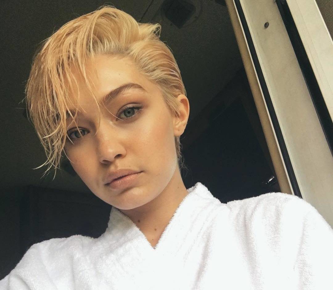 Gigi Hadid Memamerkan Tampilan Rambut Baru