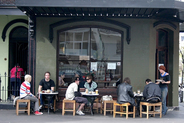 Minum Kopi di Surry Hills