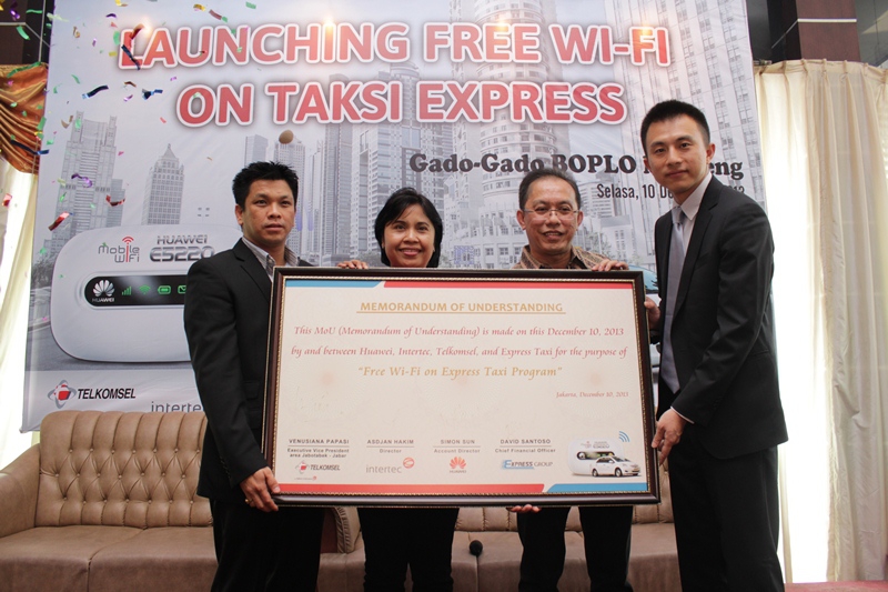 Jaringan Internet Wi-Fi Gratis Dalam Taksi