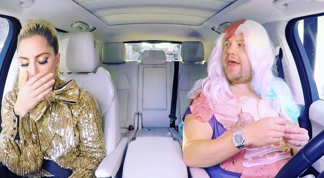 Mengumpat di Carpool Karaoke Bersama Lady Gaga