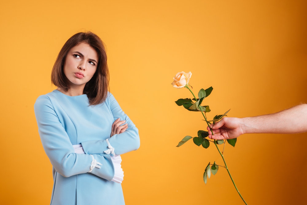 6 Sikap Menyebalkan yang Sebenarnya Menunjukkan Cinta