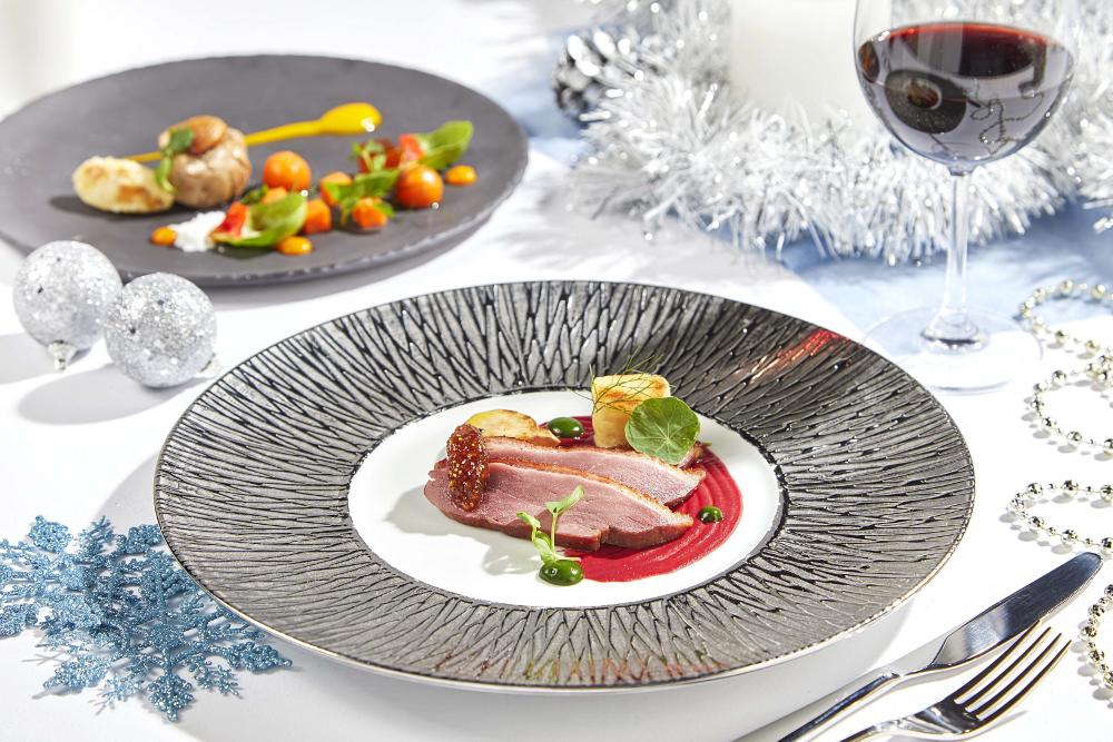 Serunya Rayakan Natal di Raffles Hotel Jakarta