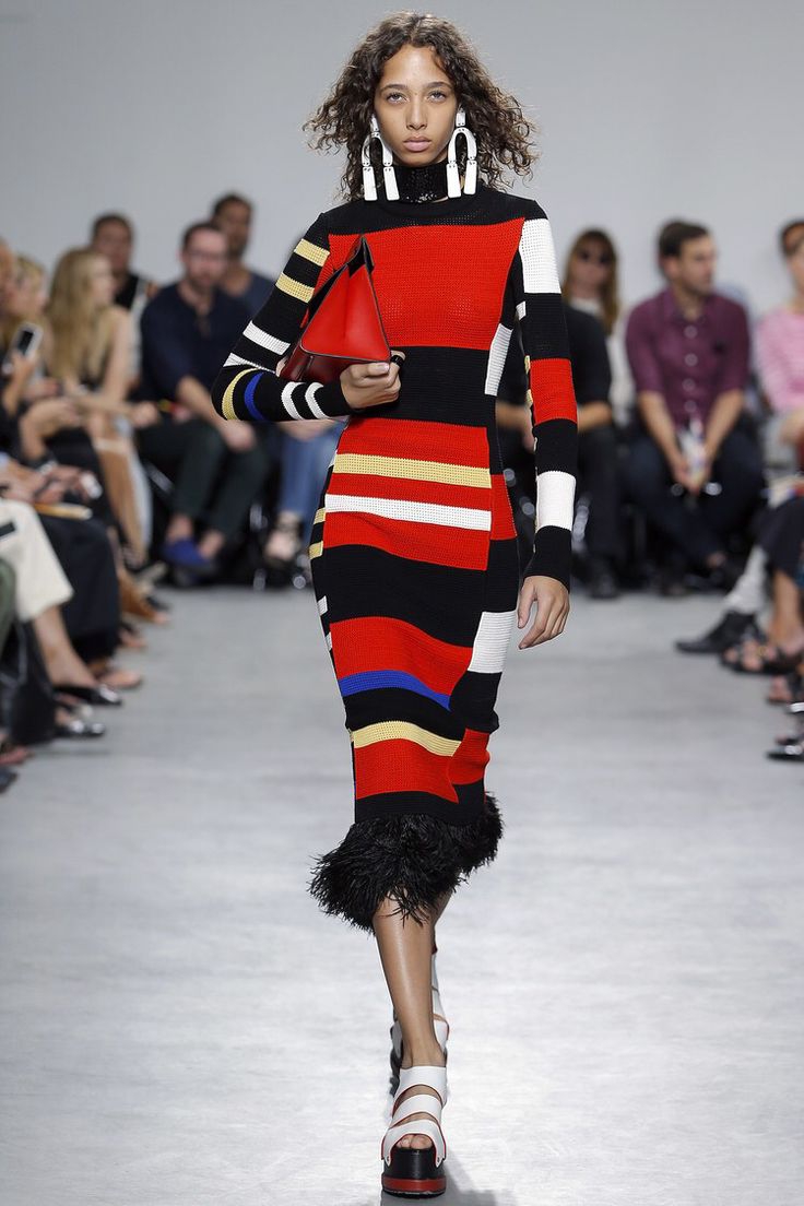 Gaya Seru Dengan Motif Garis Berpalet Vibran