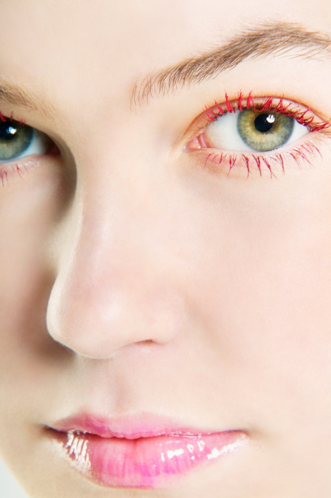 Beauty Q&A: Maskara Berwarna? Why Not! 