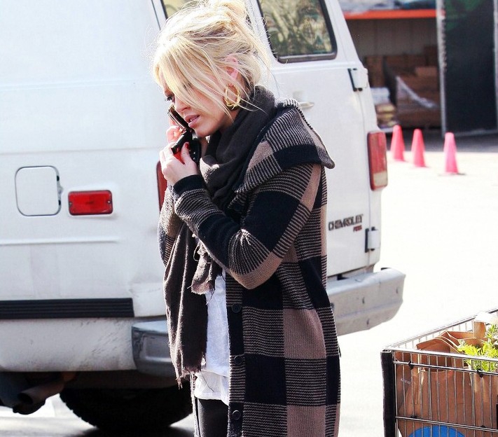 6 Trik Menghindari Bahaya Radiasi Ponsel 