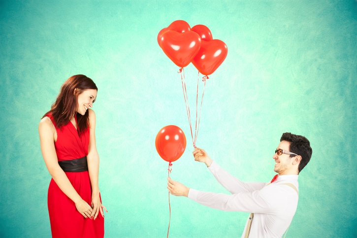 Manuver Memikat Pria Lebih Muda