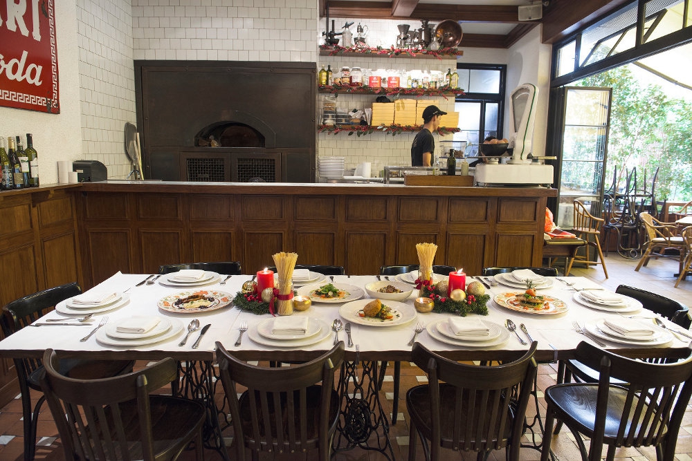 Menikmati Lezatnya Menu Natal di Caffe Milano