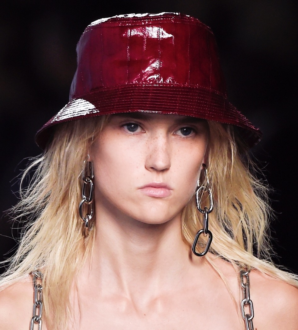 Solusi Gaya Saat Bad Hair Day