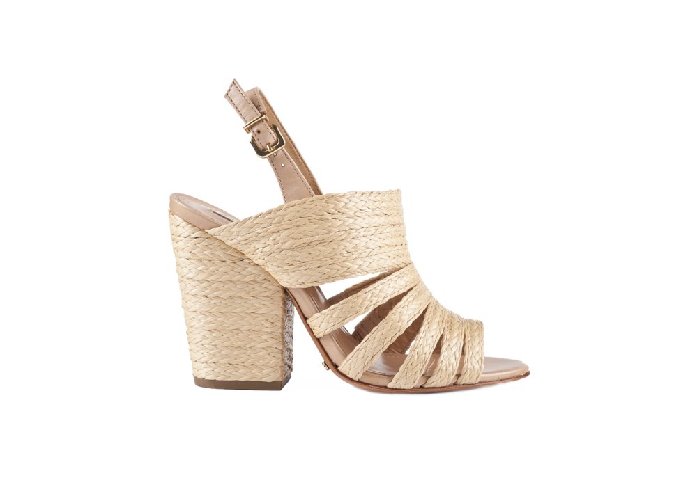 Sepatu Rotan Penuh Gaya