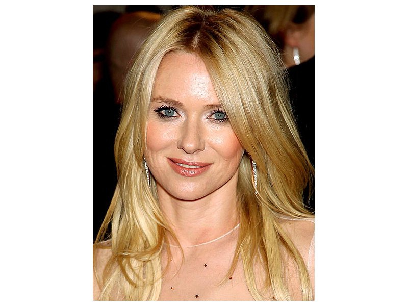 BEAUTY Q&A: Cara Cepat Menyamarkan Kemerahan Pada Jerawat