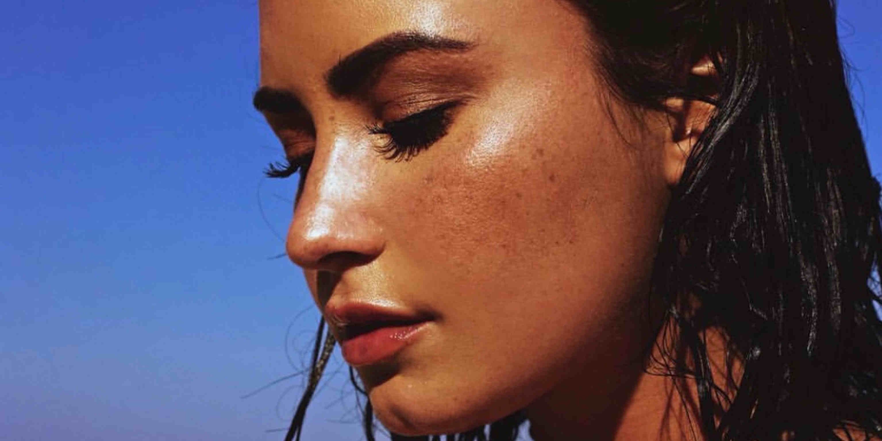 Minimalisir Flek Hitam Di Wajah Dengan Cara ini!