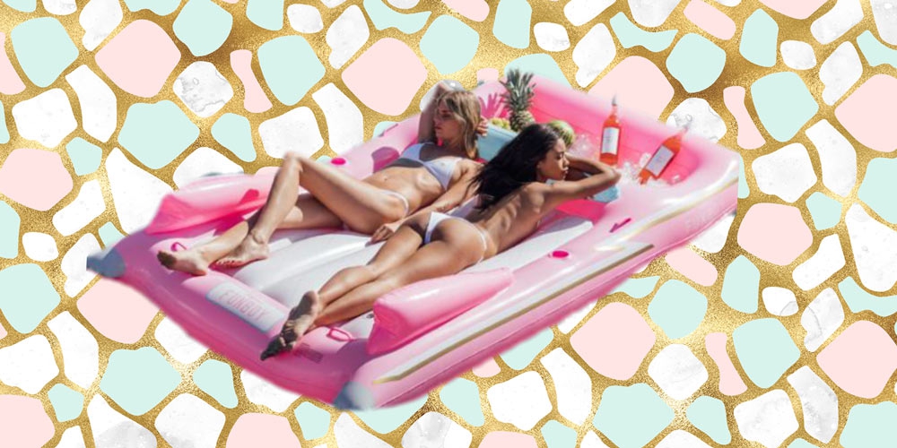 Float Cantik Ini Bisa Sekaligus Jadi Mini Bar!