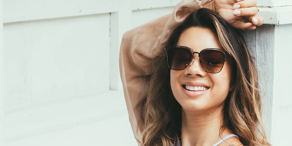 Jennifer Bachdim Jadi Muse Untuk Label Kacamata Hitam Scali